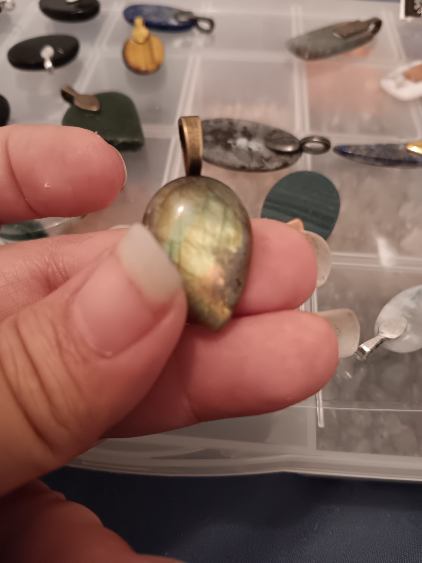 Labradorite Simple Bail Pendant